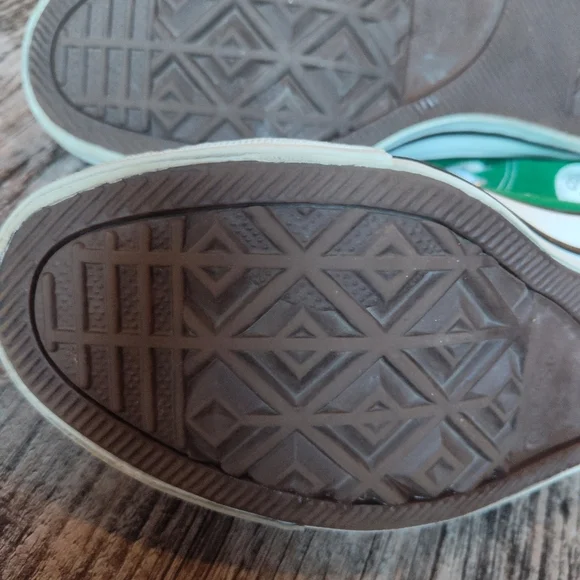 LIKE NEW Chuck Taylor Converse All stars Women size 8 men size 6 - Picture 13 of 16